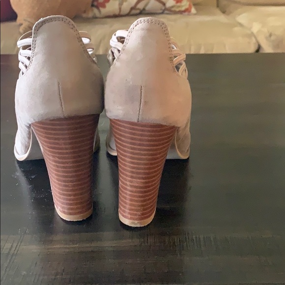 Mia elastic strap “shootie” 9.5 - Picture 3 of 6